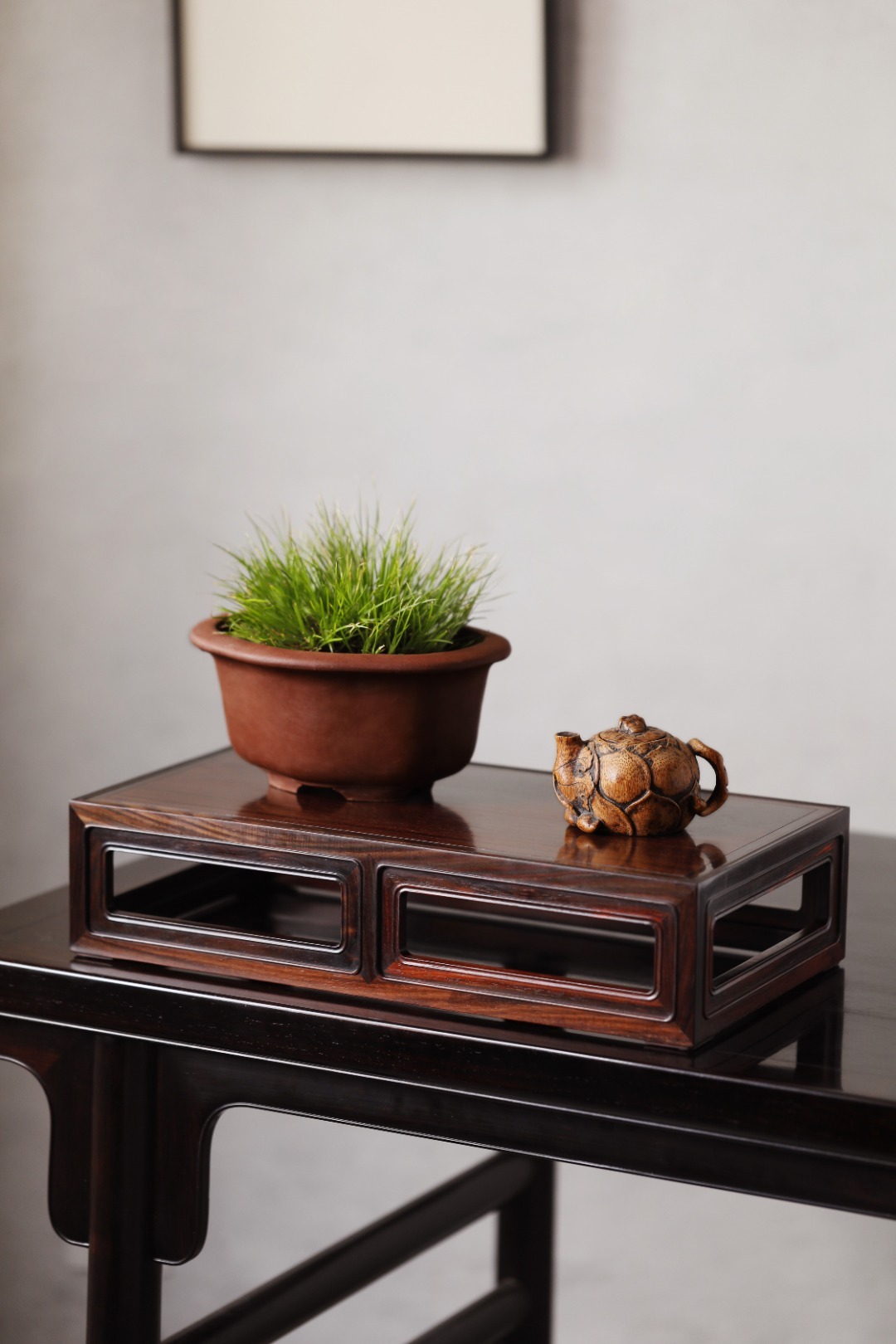 酸枝【祥临】香几器形规范端庄、秀美，纯榫卯，造型端庄婉丽，案上收纳，兼放香器。3