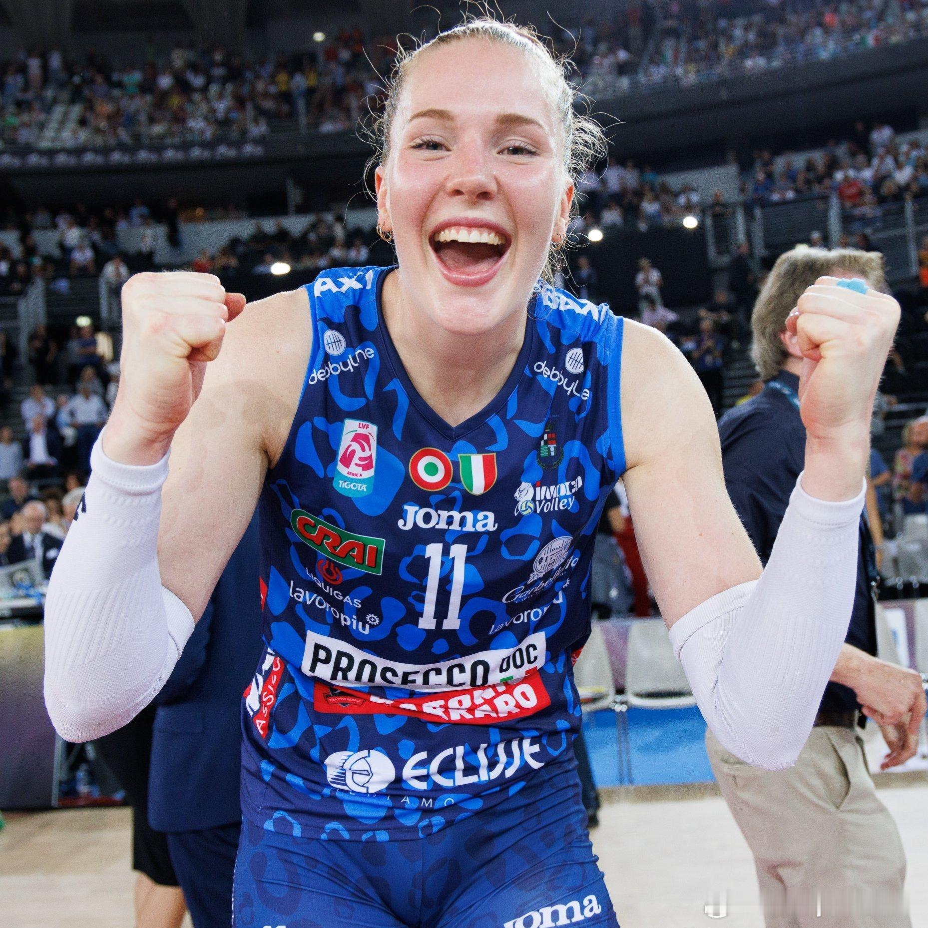 📊🇸🇪哈克：24-25赛季女排意甲常规赛第一轮对阵布斯托：▶️15分：31
