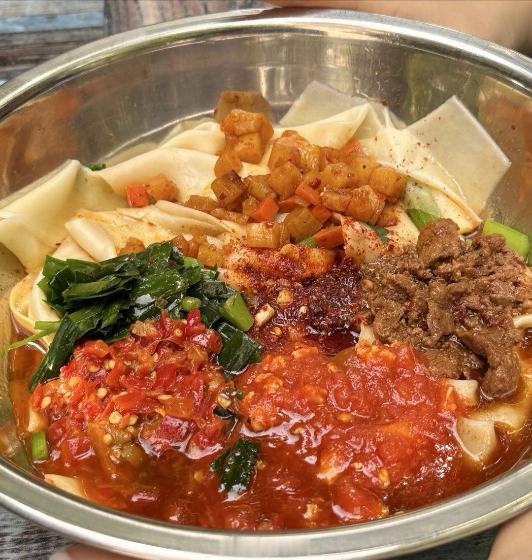 一会飞西安有没有本地铁汁分享一下陕西省体育场附近，有什么好吃的？西安美食不可辜负