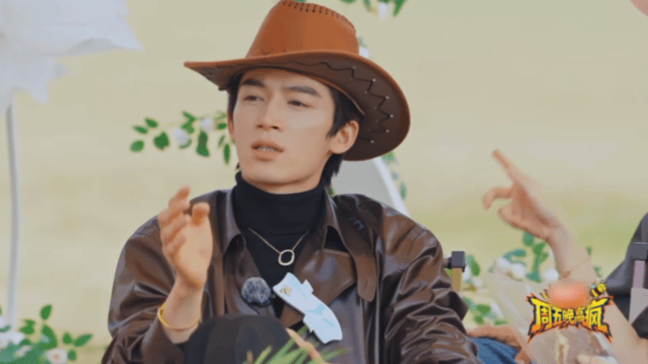 高叶王星越你俩别太甜  高叶王星越简直是甜文照进现实！坐一起热聊、背后教射箭、专