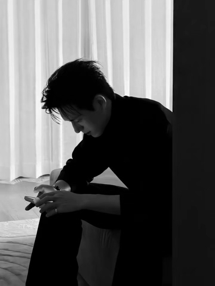 李现孟弗渊 lx李现雾里青 外表是冷静的商界精英，内心是滚烫的深情守护者。新旅程