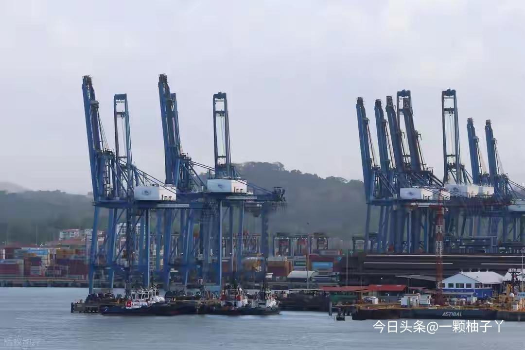 巴拿马政府突然宣布之前合法签的港口经营权“违宪”，二话不说把中资运营的港口直接收