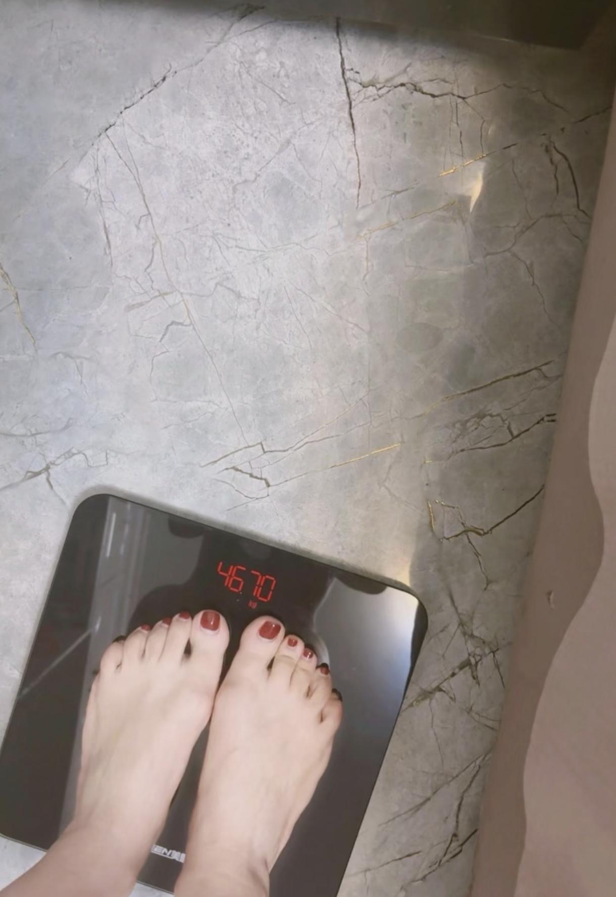 如果是净重的话，这体重，不过百随便吃。你这得保持体重啊，是一直这么卷么？随便说一