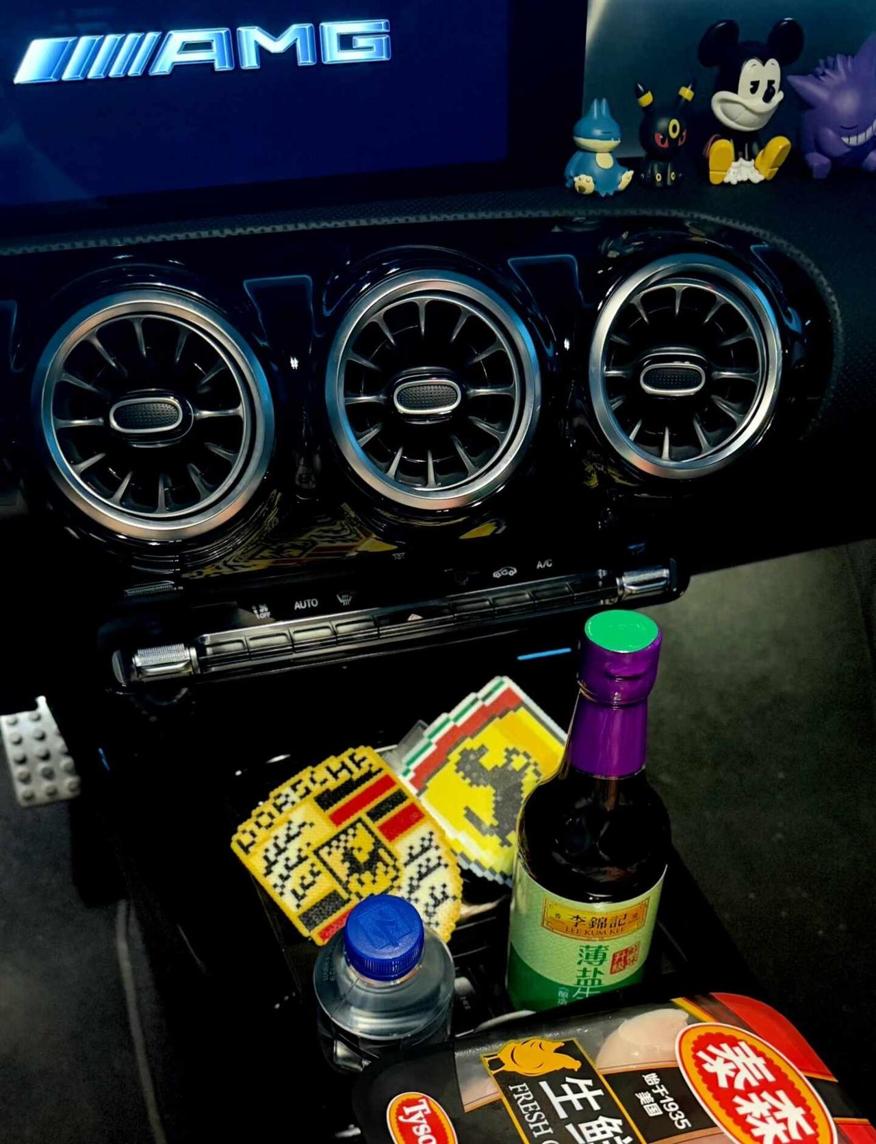 俺滴买菜车车
酱油和鸡胸肉有他们自己应该在的位置☝🏻
btw真的好喜欢开车买菜