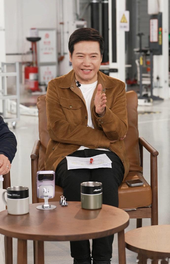 【雷军说被尬黑造成了很大的心理阴影】在雷军直播 中，小米表示：“这样尬黑以后确实