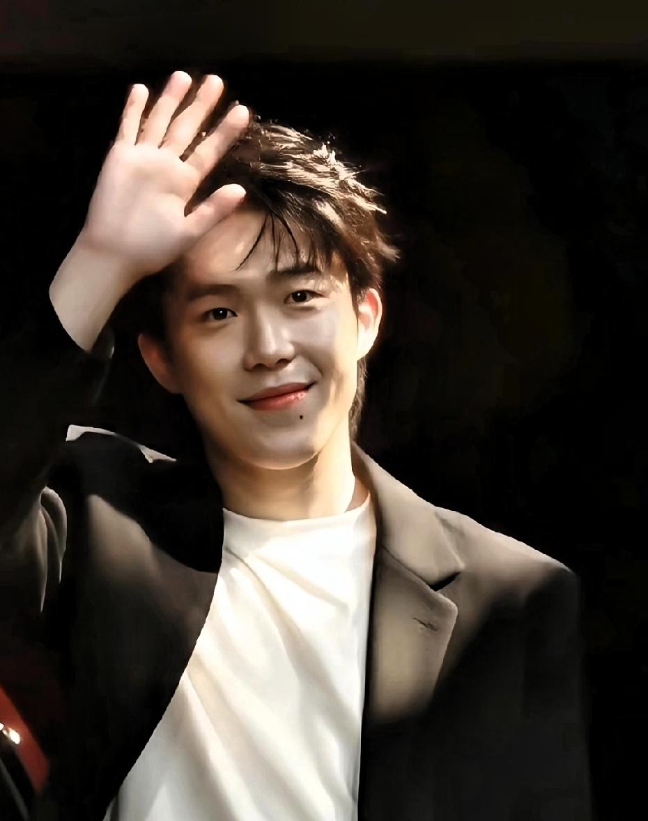 自从巴～黎被恶～意断～拍后，我对楚钦只有心疼！以前那么期待他的每场胜利，现在就算