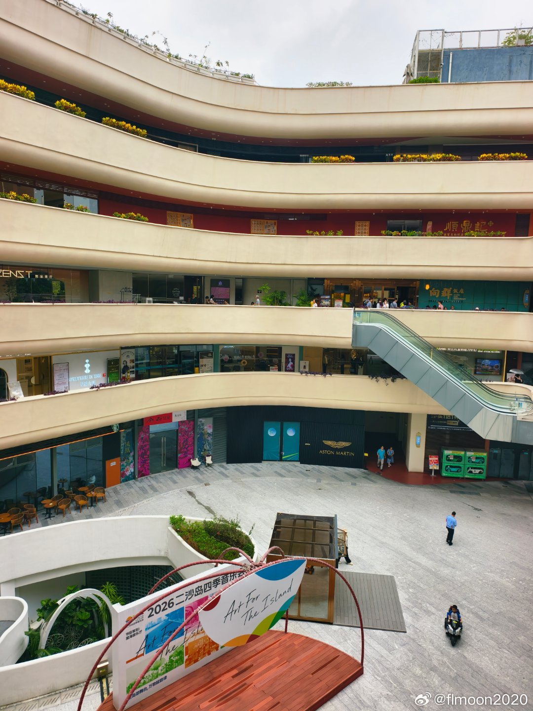 珠三角发展纵横观察录 不知算不算二沙岛唯一的商场？拥有兰博基尼+阿斯顿马丁+迈凯