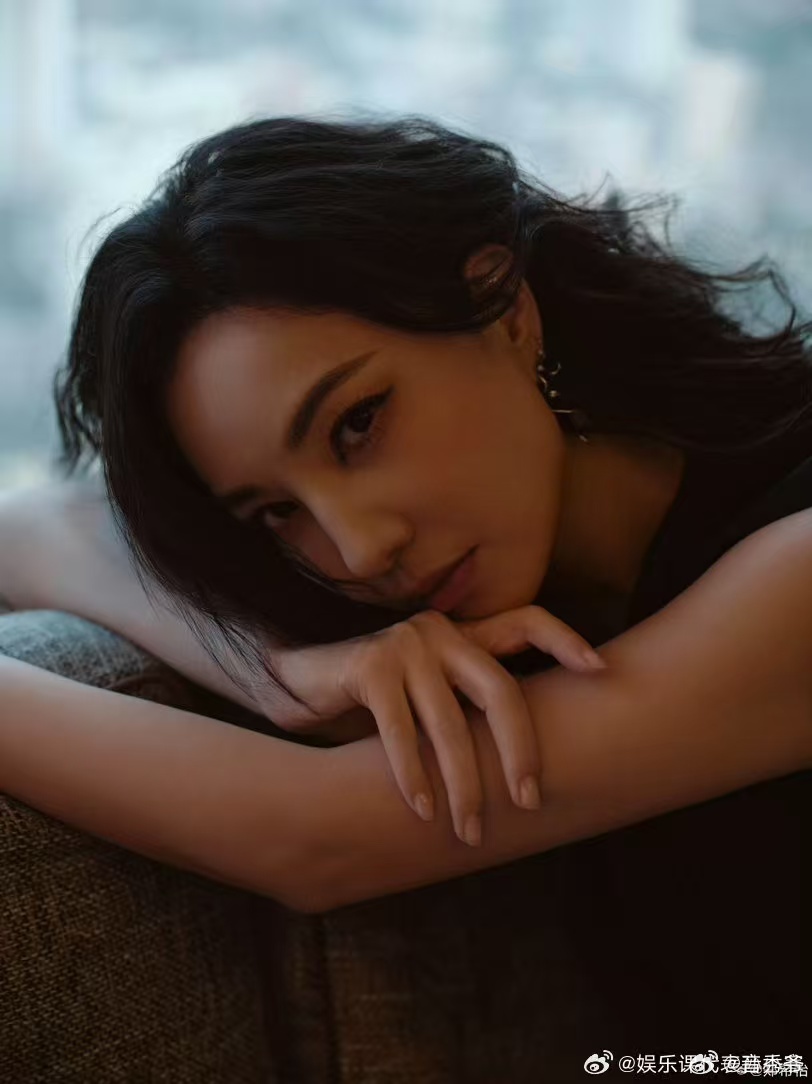 郑希怡初代浪姐状态郑希怡45岁状态 郑希怡45岁生图状态真的绝了，原相机直出完全