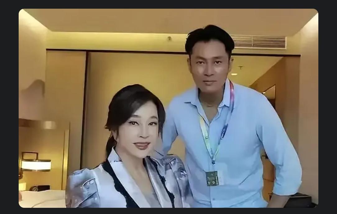 原来我们都错怪古柯了，认为他在软饭硬吃，找刘晓庆索要504万青春损失费。
其实，
