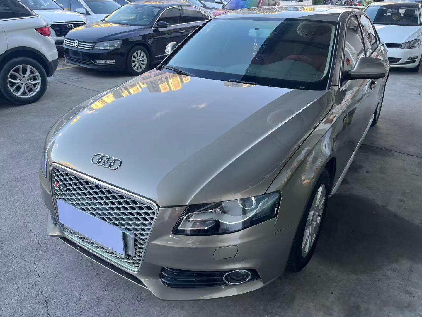 2012年6月奥迪A4，自动档、天窗、 