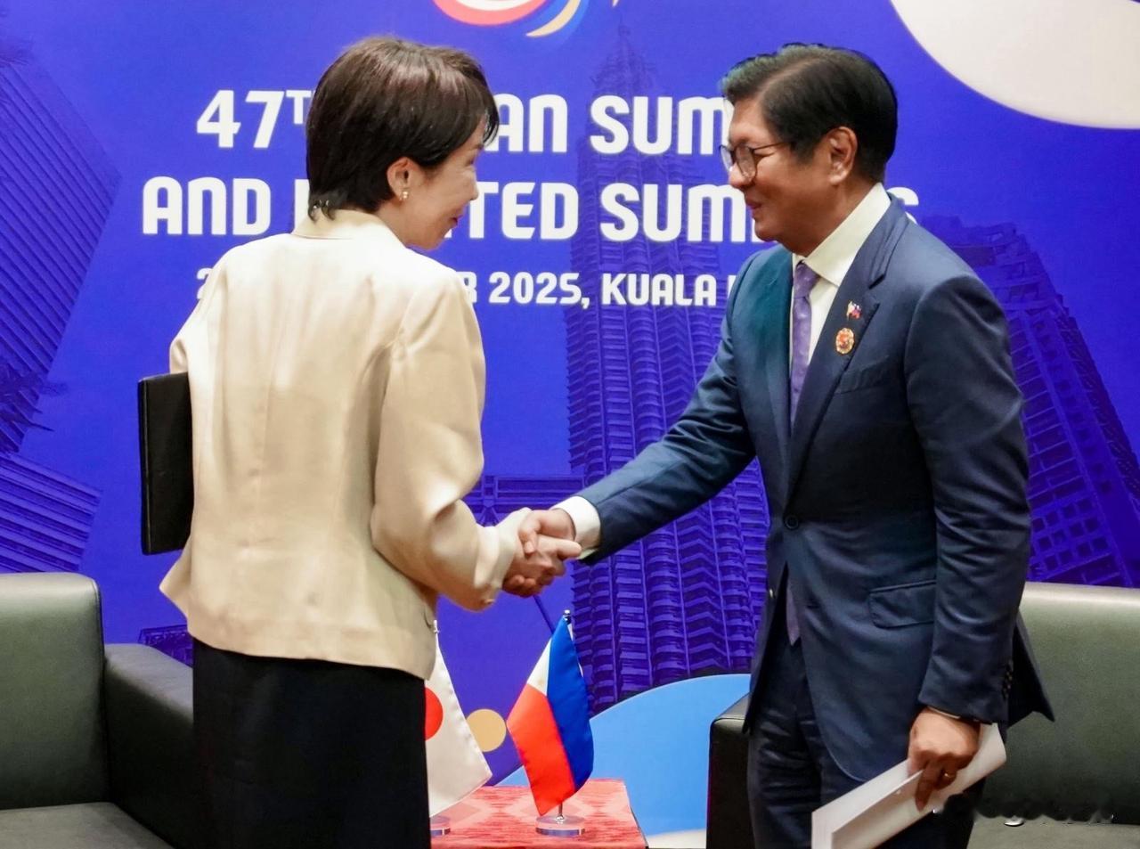 日本首相高市早苗今天发文说：“我收到了菲律宾总统小马科斯发来的温馨祝贺，对此表示