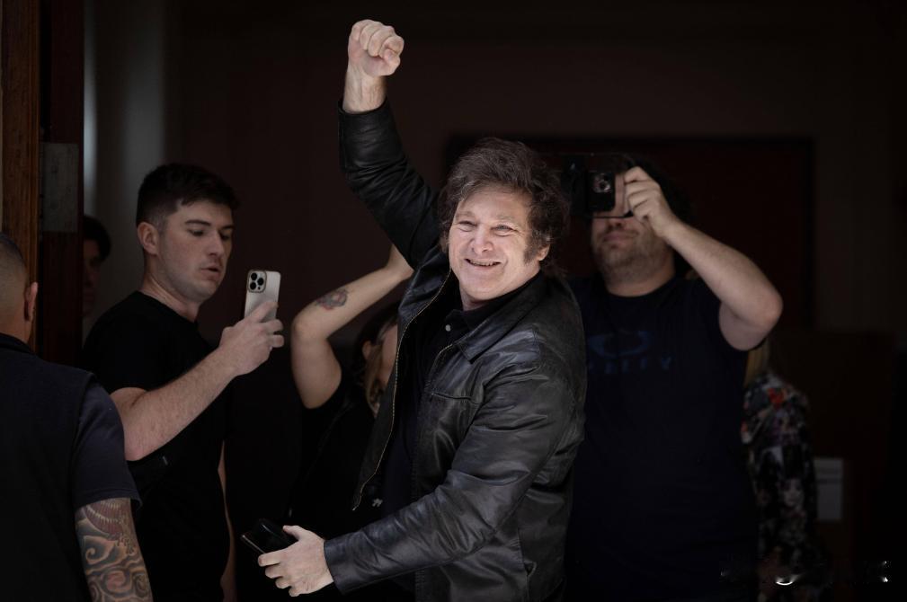 阿根廷数据挺有意思的，据阿根廷国家统计与人口普查研究所数据，阿根廷8月通胀率为4