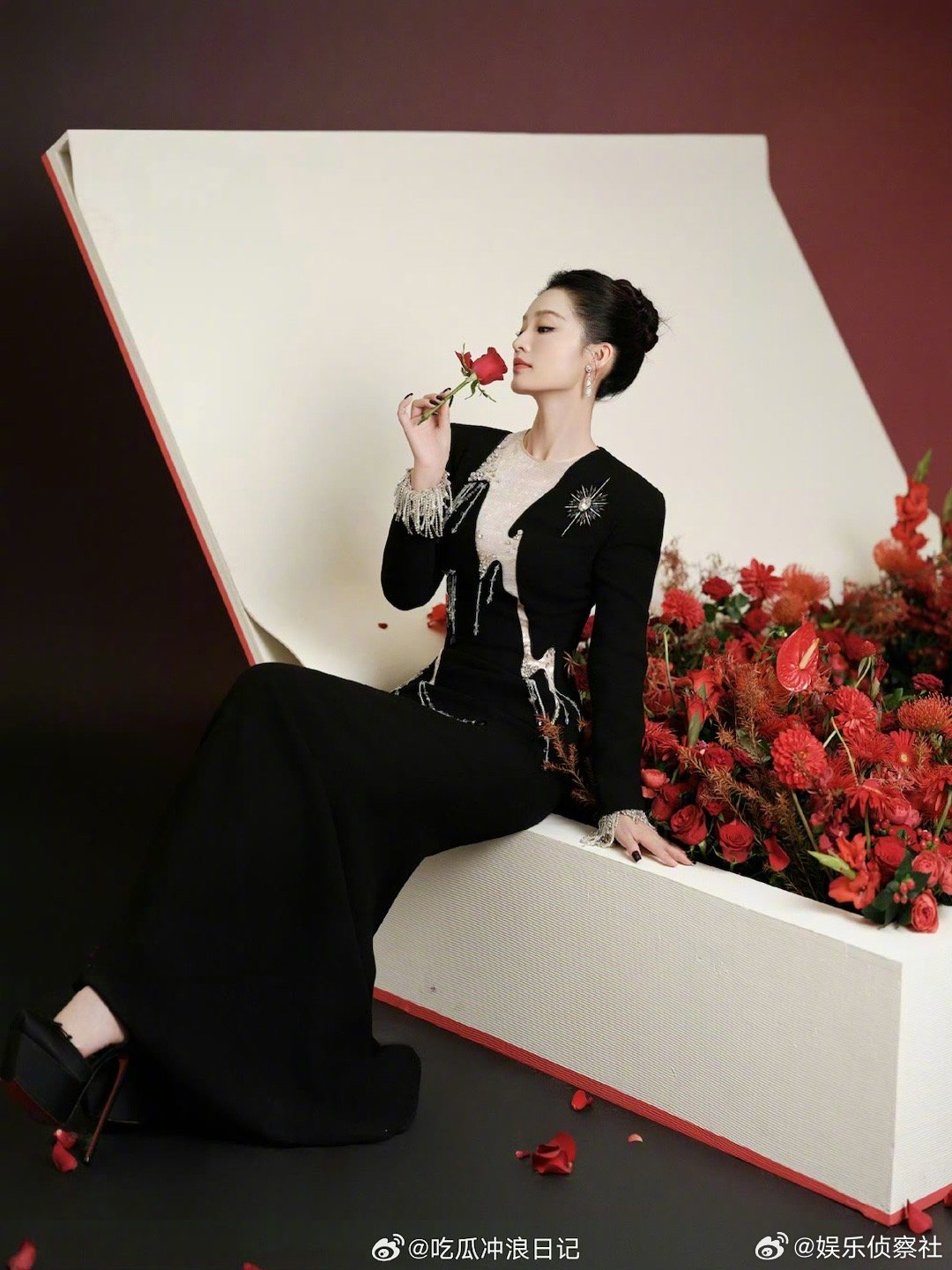 李沁姐姐这身真的好端庄！｜李沁[心] ​​​