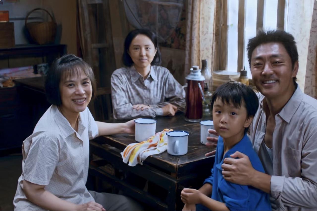 董璇和周也做母女，夏晓兰重生回到1983年，高考考了616分，成为全省理科状元。