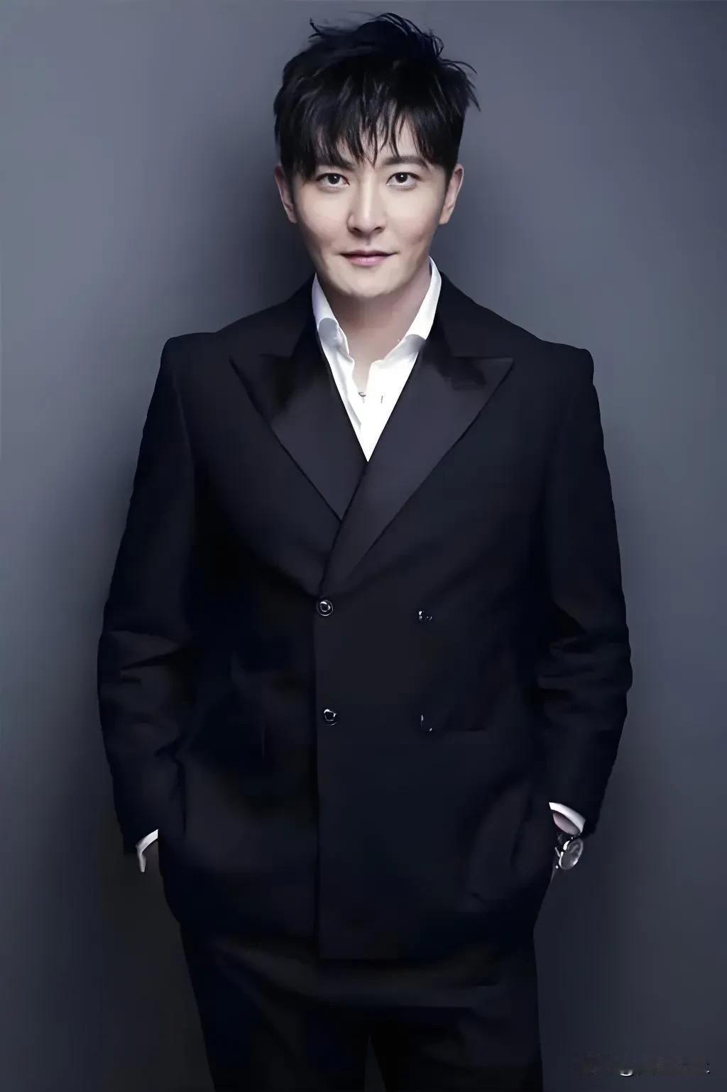 郭京飞说，男人结了婚之后，愿意把所有的钱，都给相爱的女人，那就是有责任感。此话一