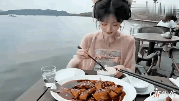 西湖醋鱼，这道菜能活到现在，全凭很多人“不信邪”[泪奔]