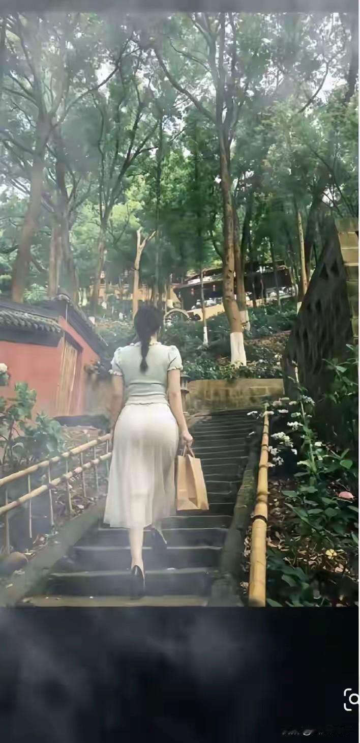 时尚穿搭,今天出门穿什么?