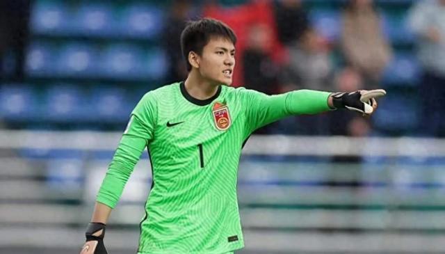 U23国足20分钟丢2球！小仓幸成远射世界波，王钰栋低级失误
在2026年U23