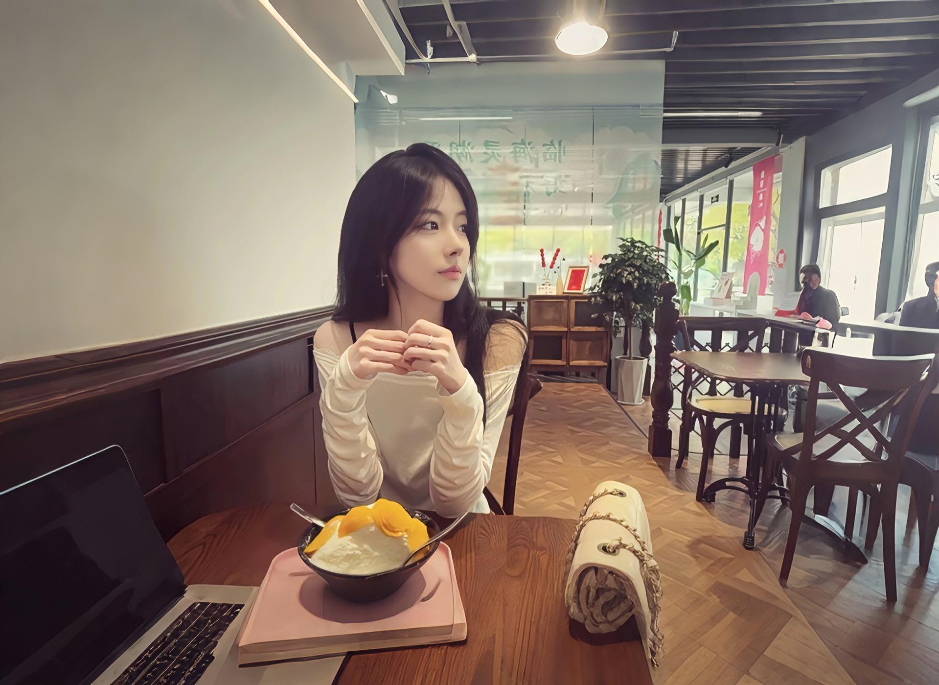 我不要纤细的手臂 不要乖乖女性格 不要当淑女 我要有坚韧的内心 有反驳...
