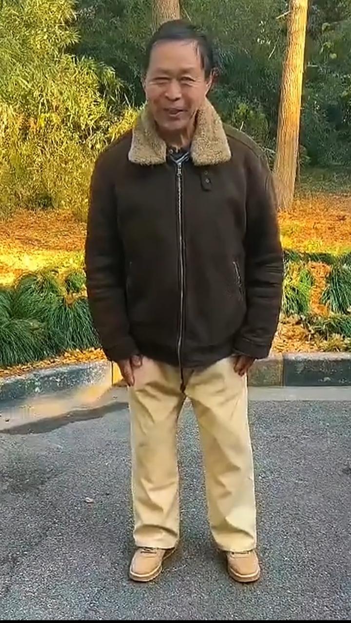 马保国详解闪电五连鞭！为何失利之后他仍坚持这套理论？
 
擂台的结局早已广为人知