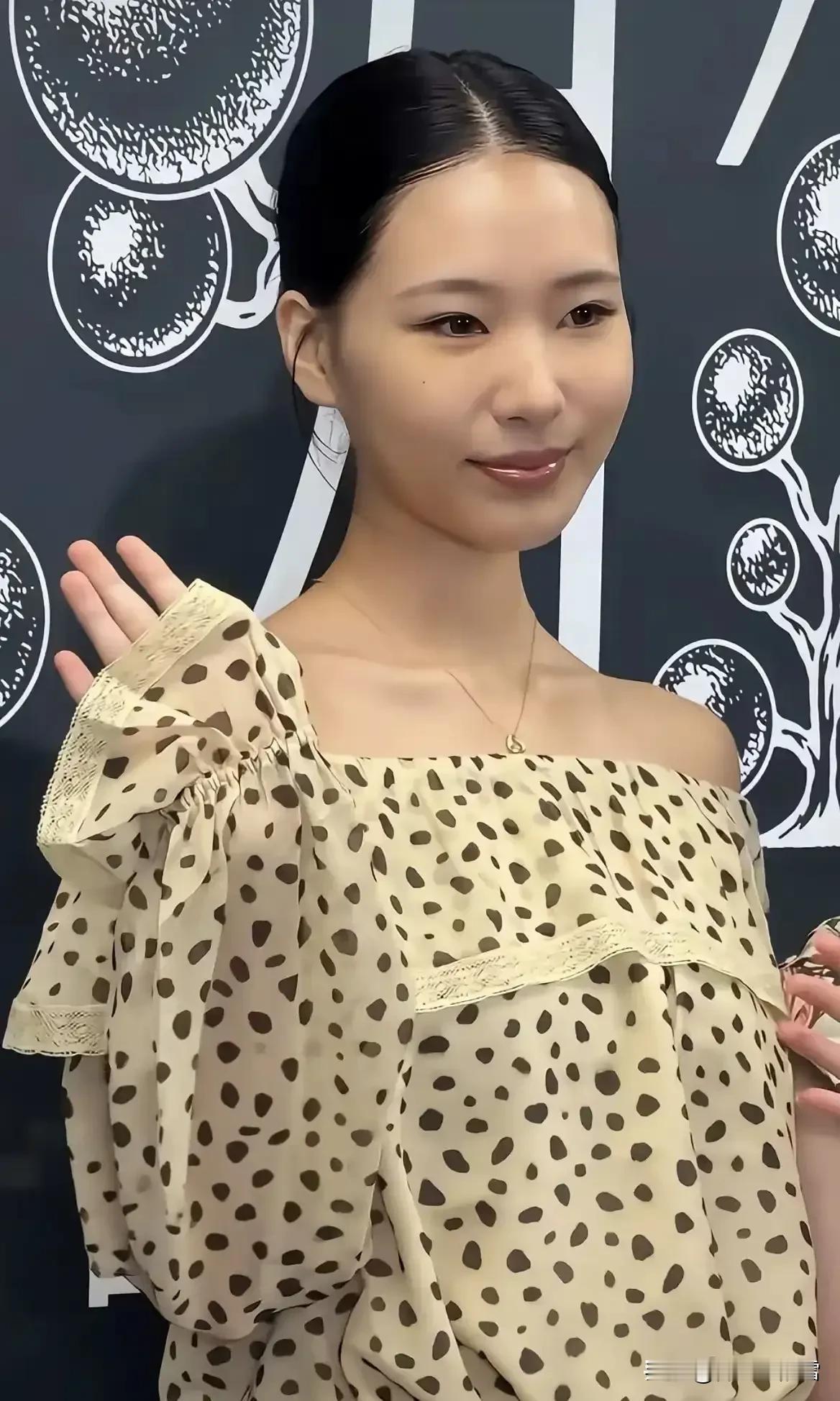 小S的大女儿许曦文宣布出道，不知道哪来的底气？

这张脸都赶不上她那再也不能普通