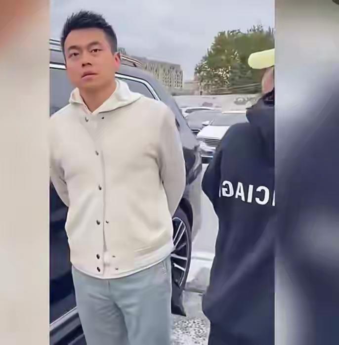 我有预感，那个带着小三产检的知名律所合伙人，留学硕士、事业精英，怕是早就在暗戳戳