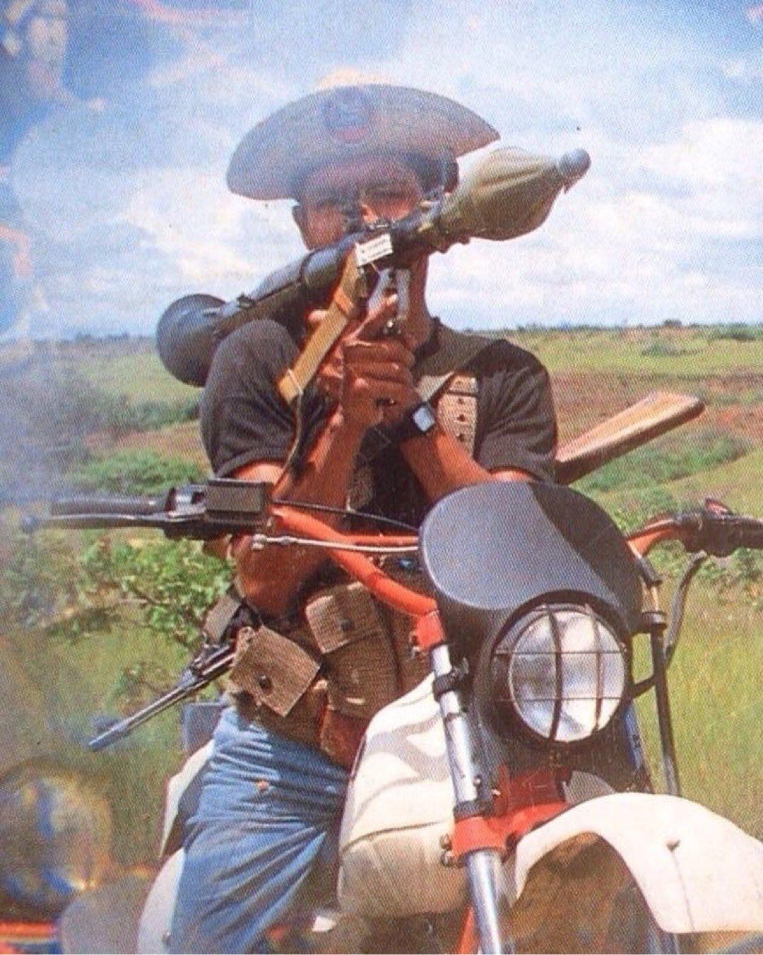 1980年代，配备RPG-7火箭筒的巴拿马国防军（1983-1989）机动伏击小