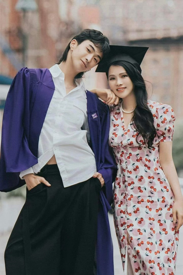 伊能静问恩利摄像机还开着吗 伊能静这一问，瞬间想起我妈总怕我在外吃亏，同款操心 