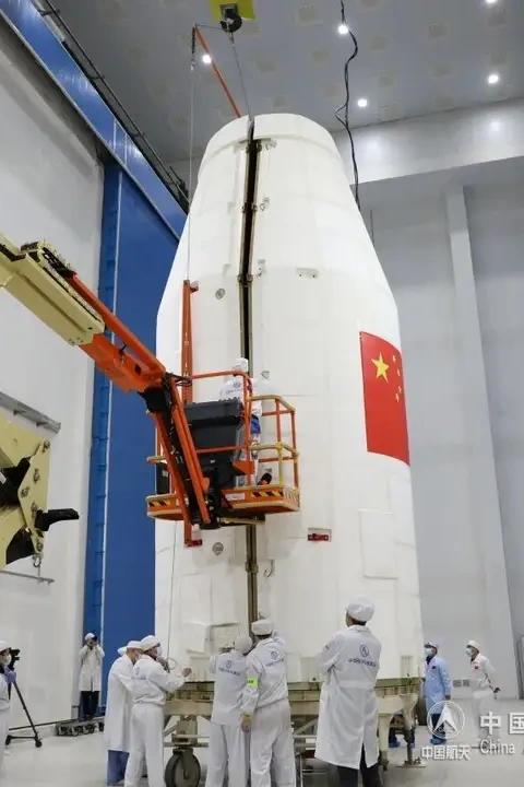 今天1月15日中午12:01，在酒泉卫星发射中心，长征2号丙成功将阿尔及利亚摇杆