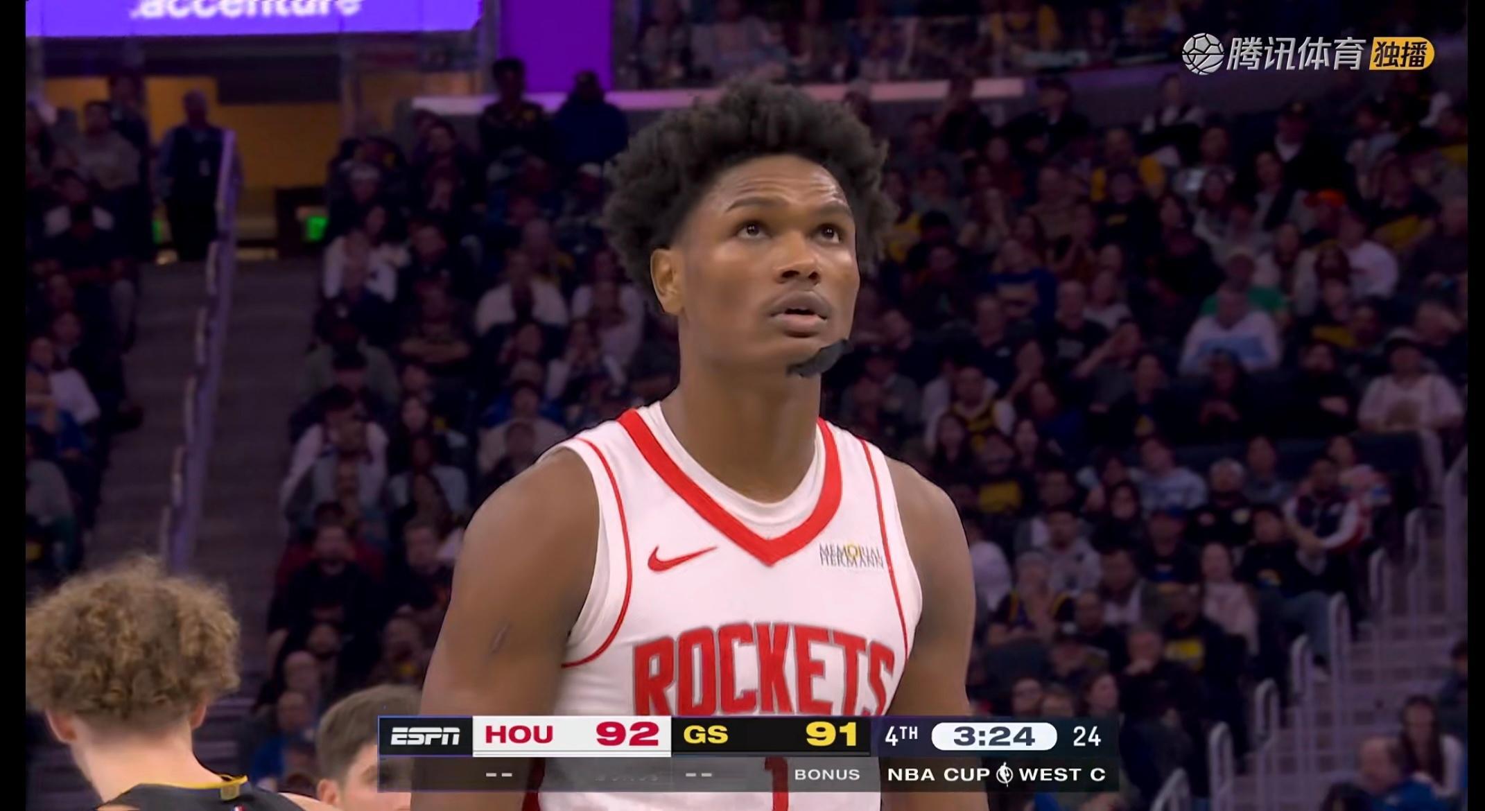 给了汤普森罚球，怎么看都是沉肩撞人啊火箭vs勇士