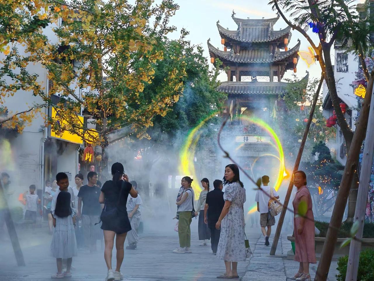 暑日祥云湾夜色诱人欢乐多。