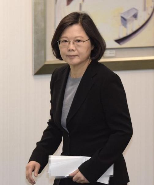 蔡英文罕见发声：我是台湾人并没有错，我是中国人，因为我是念中国书长大的，受的是中