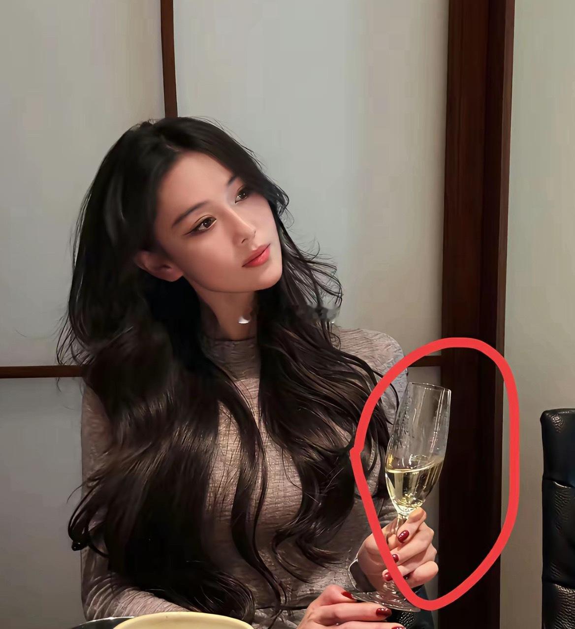 张馨予喝的是什么 