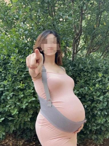 湖北，一女子怀孕 8 多个月去医院产检。她跟医生抱怨道：“宝宝踢我肚子可带劲了！