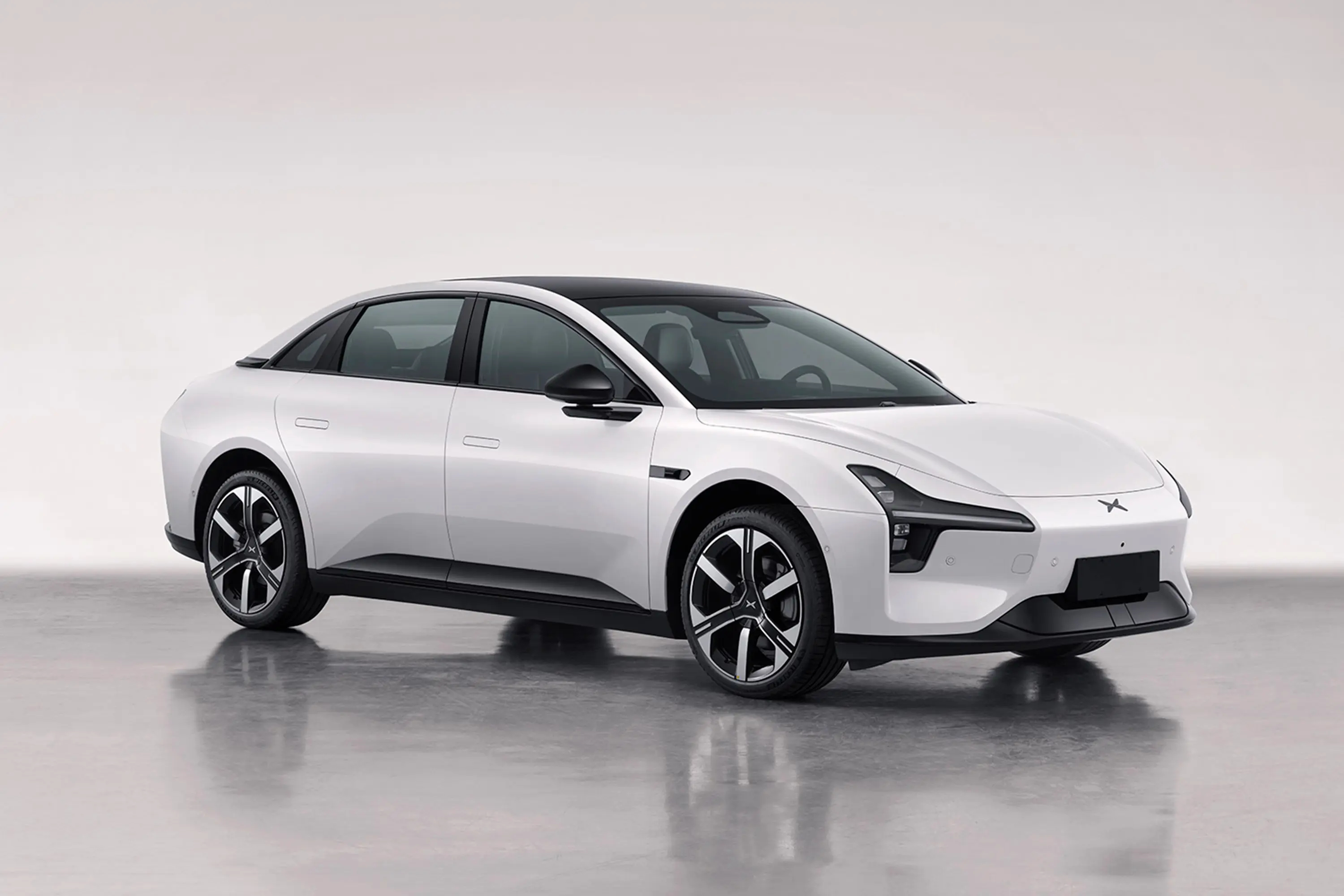 开这款车大半年，是真觉得它懂年轻人的用车需求。智驾太够用了，不管是高速还是市区，