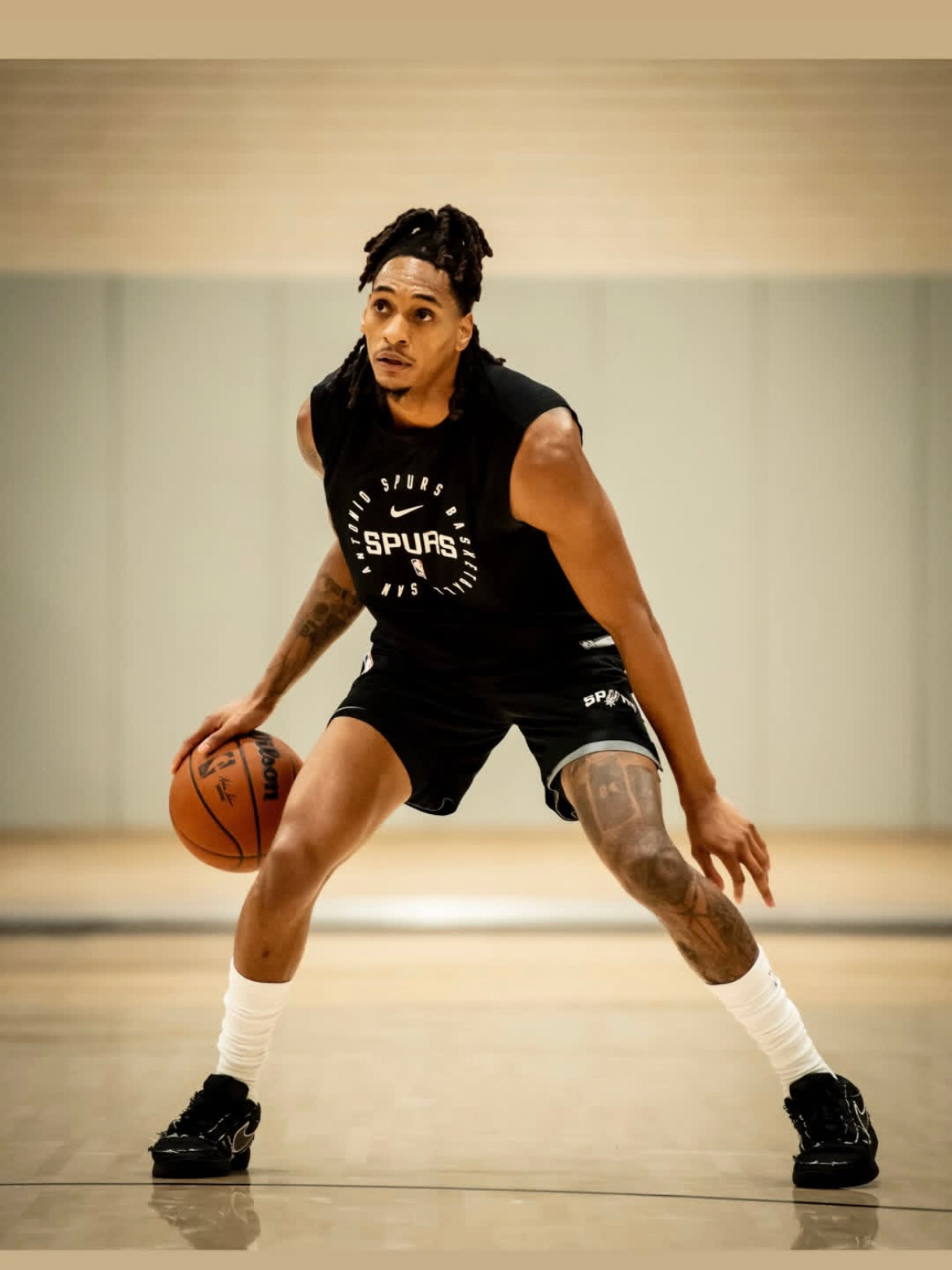 德文·瓦塞尔晒训练照🏀超话创作官 ｜圣安东尼奥马刺 ​​​