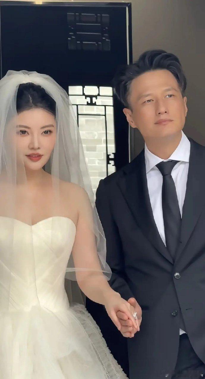 徐冬冬尹子维都懂彼此徐冬冬尹子维都懂彼此徐冬冬和尹子维真的太懂彼此了，不用多说什