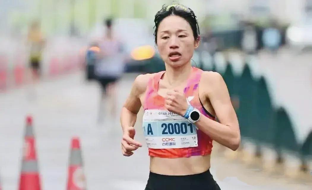 从全网骂到“封神”，张水华的舆论过山车太离谱！
 
哈马夺冠，一句“调休”被扣精