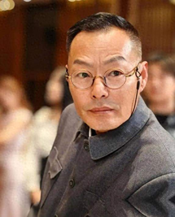 演员王新昉年仅55岁去世，生前生活被翻出，2个习惯引发关注