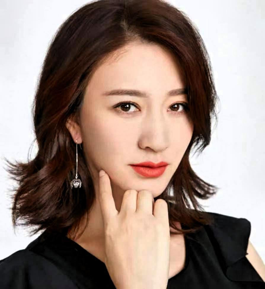 李小冉当众训斥王濛：大人说话别插嘴！全场尴尬到凝固，就等你以为要开撕，结果反转了