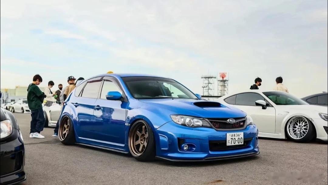 斯巴鲁 翼豹WRX STI，只能吸引男生的车，原厂300匹马力，零百跑5.2秒，
