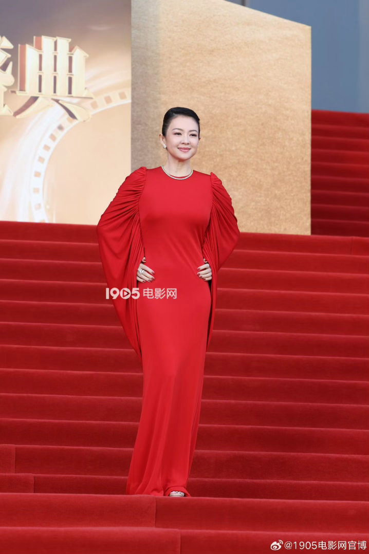 央妈对章子怡全肯定从形象大使到年度剧情电影女演员，章子怡在CMG中国电影盛典收获