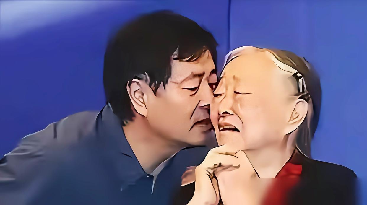 谁也没想到！凌晨一点北京，72 岁濮存昕居然拿布绳把自己和 94 岁母亲系一块！