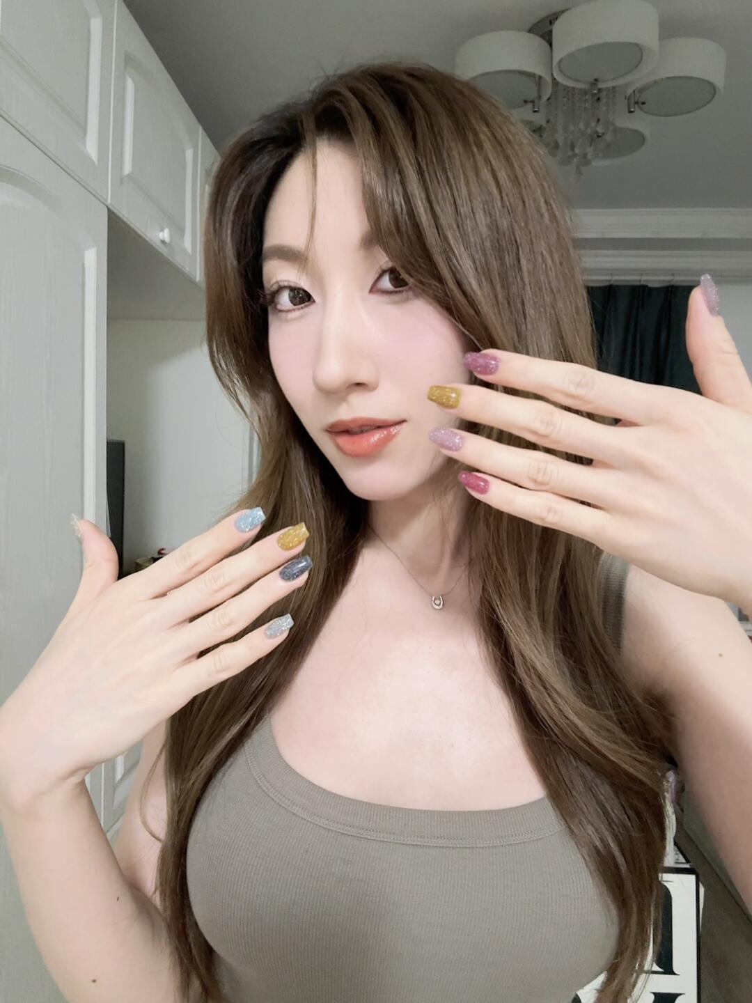 好喜欢我的enoi碎钻胶美甲💎