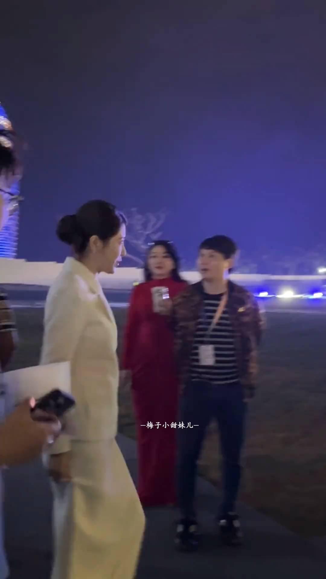 梅子小甜妹儿。