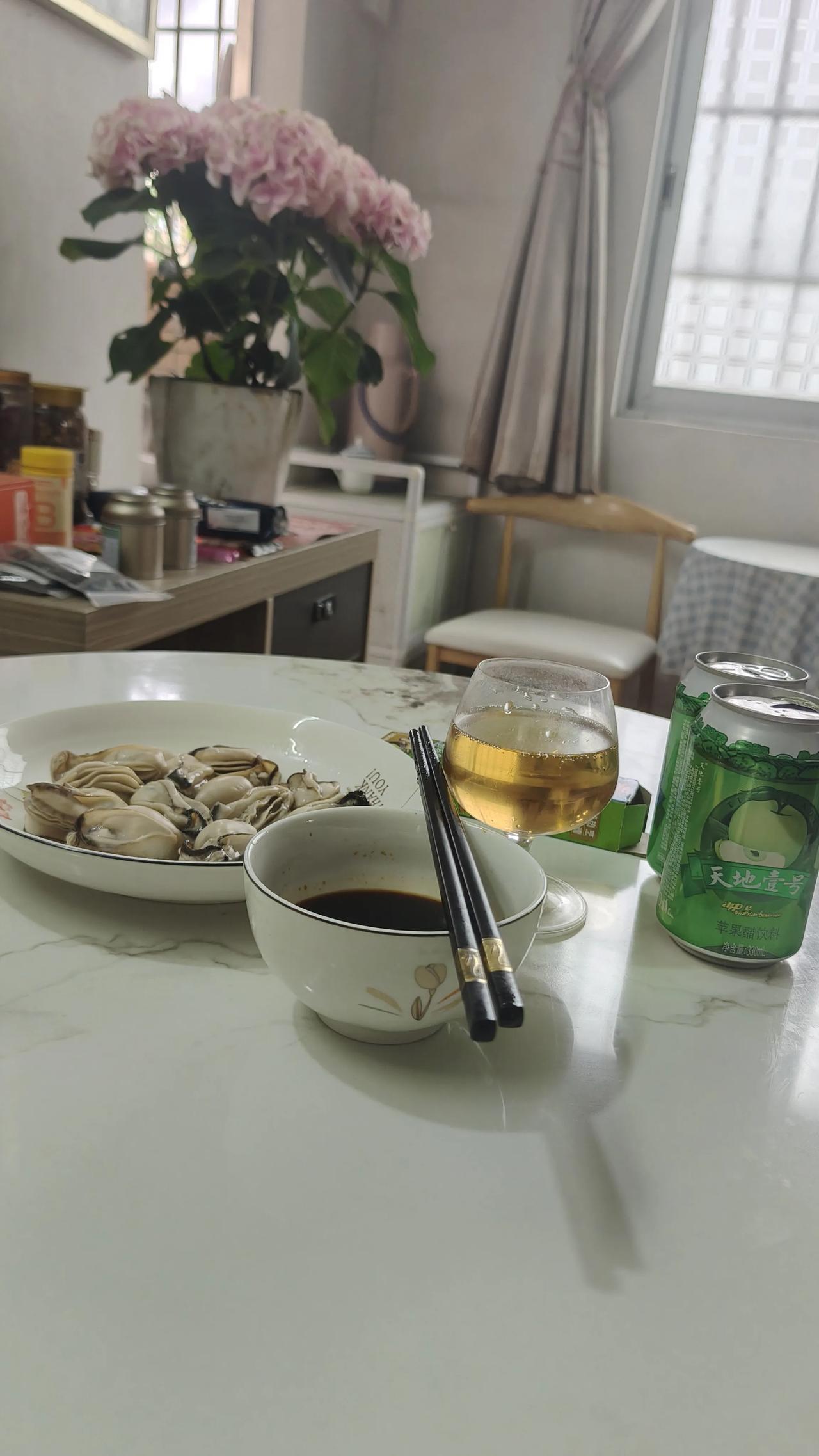 晚餐家常菜分享不好意思，这就是我今晚的晚餐，谈不上什么家常菜，我这种77岁的老头