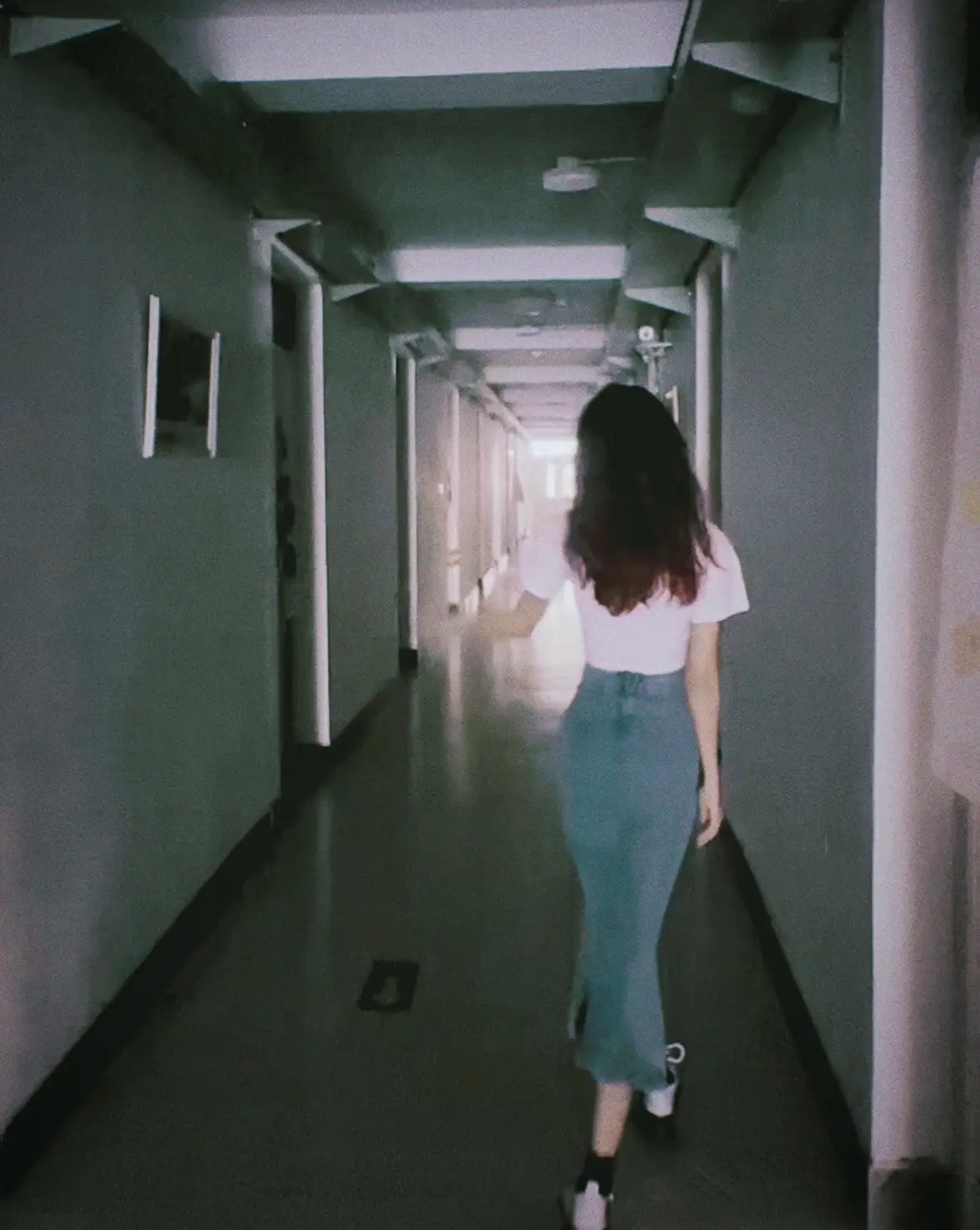 大一到大四所有的背影（微侧）