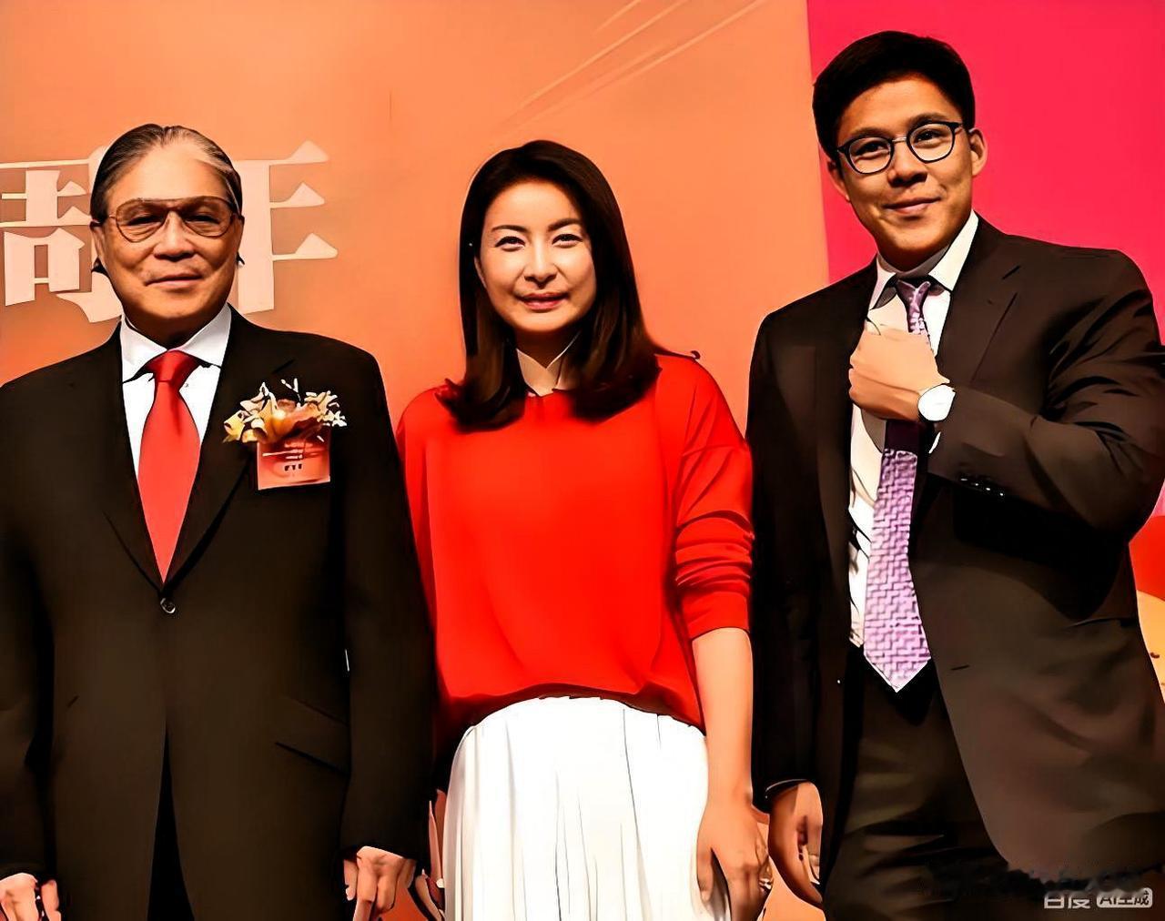 当自律成为一种强制性的入场券，
顶级圈层的护城河，早就不是那几个钱的事儿了。
