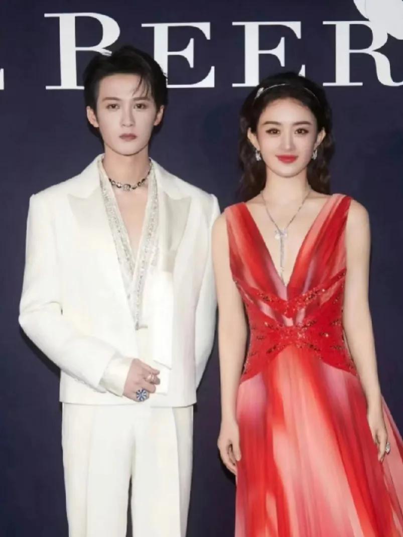 声明：这不是P图的！
他俩要是合作一部疯批姐控的话，哪一部剧比较合适？

感觉两