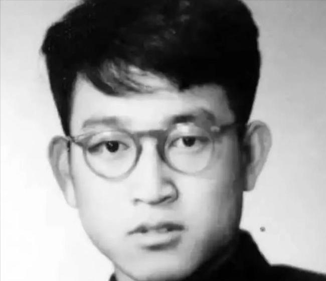 北京大学是中国顶尖水平的百年名校。无数学子梦寐以求进入这座神圣殿堂求学。可是，在
